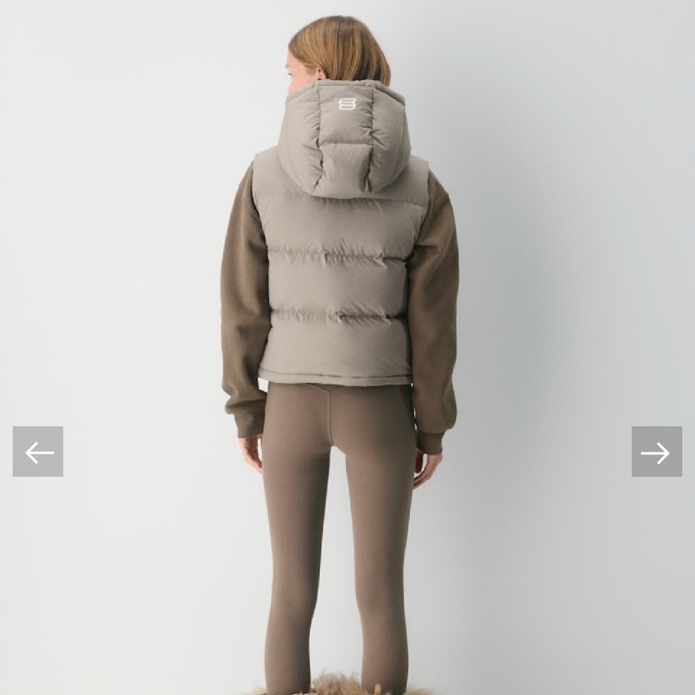 Aritzia The Super Puff Shorty Vest - Sage Green, size small - Picture 9 of 10